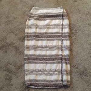 New York & Company Skirts - Pre-Owned Women’s Size 6 Wrap Around Maxi Skirt New York & Company Skirts - Pre-Owned Women’s Size 6 Wrap Around Maxi Skirt